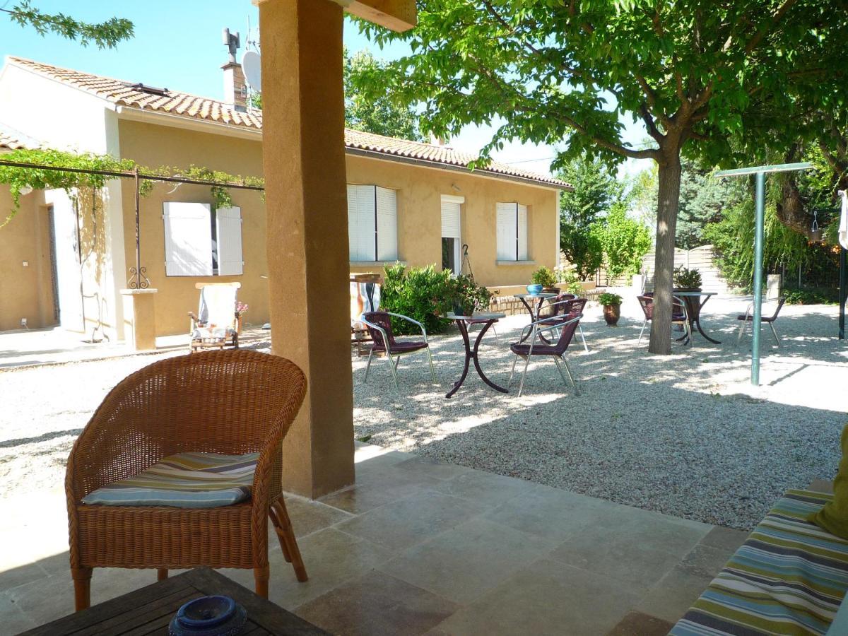 L'Atelier Des Coudelieres Bed & Breakfast Le Thor Exterior photo