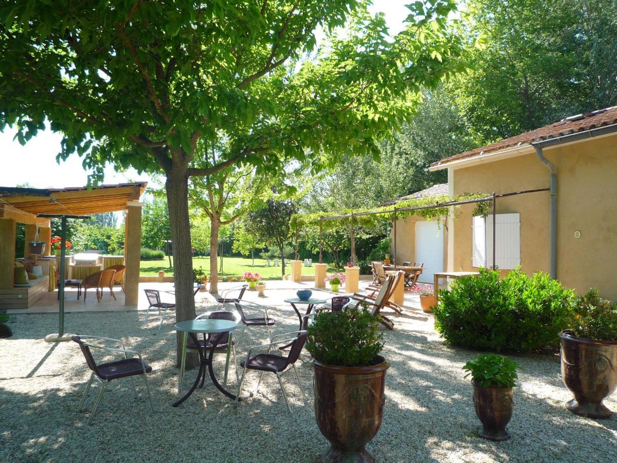 L'Atelier Des Coudelieres Bed & Breakfast Le Thor Exterior photo