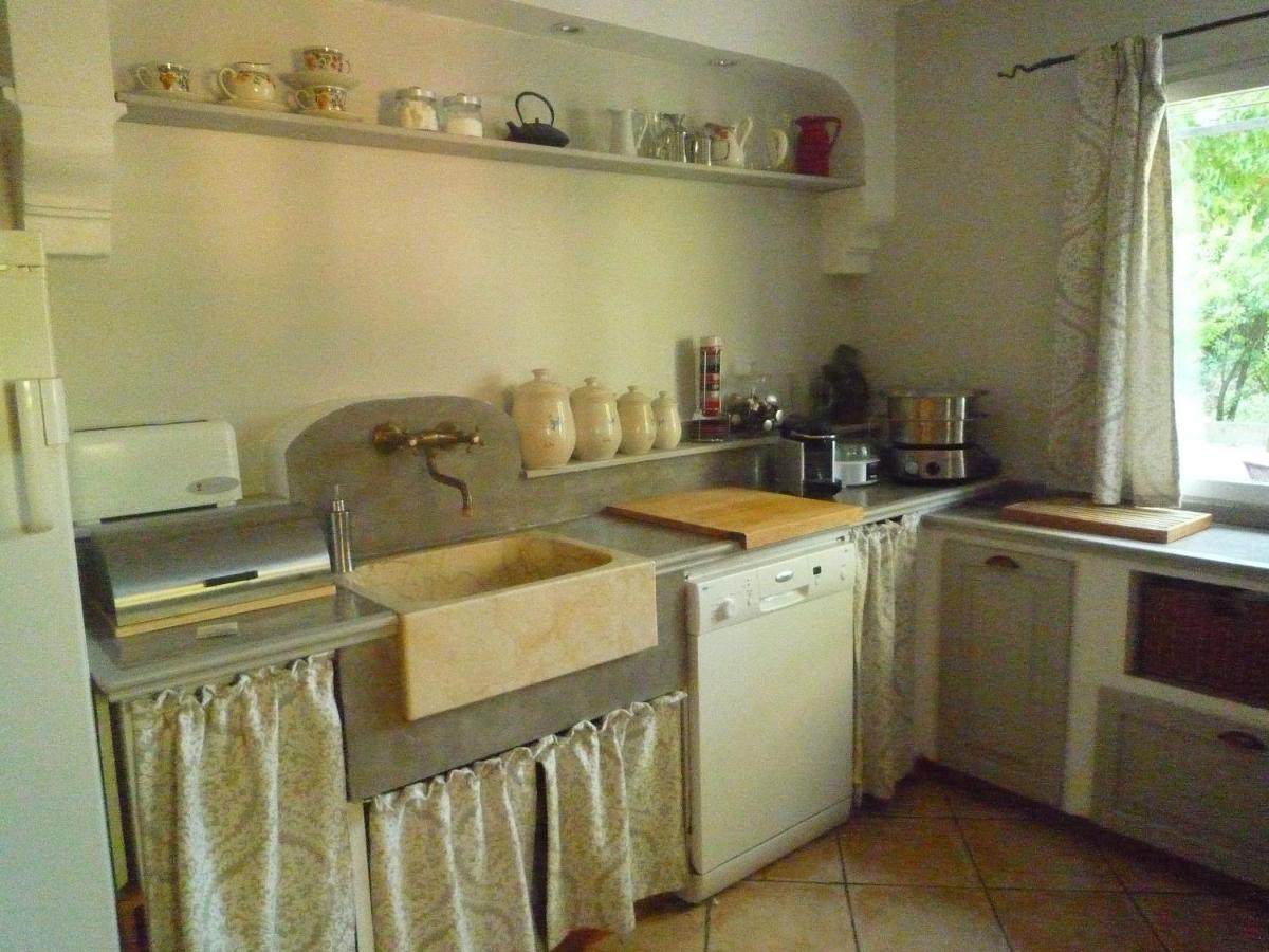 L'Atelier Des Coudelieres Bed & Breakfast Le Thor Exterior photo