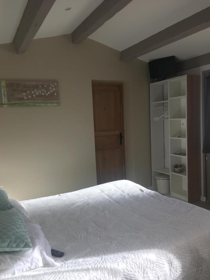 L'Atelier Des Coudelieres Bed & Breakfast Le Thor Exterior photo