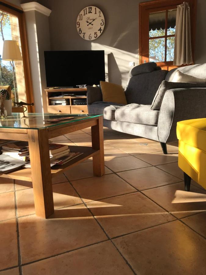 L'Atelier Des Coudelieres Bed & Breakfast Le Thor Exterior photo