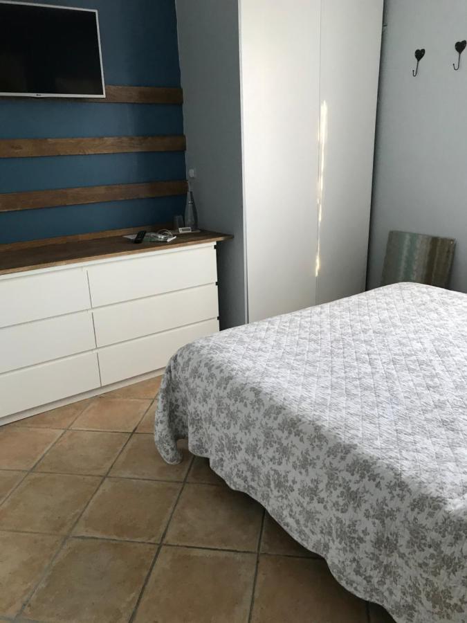 L'Atelier Des Coudelieres Bed & Breakfast Le Thor Exterior photo