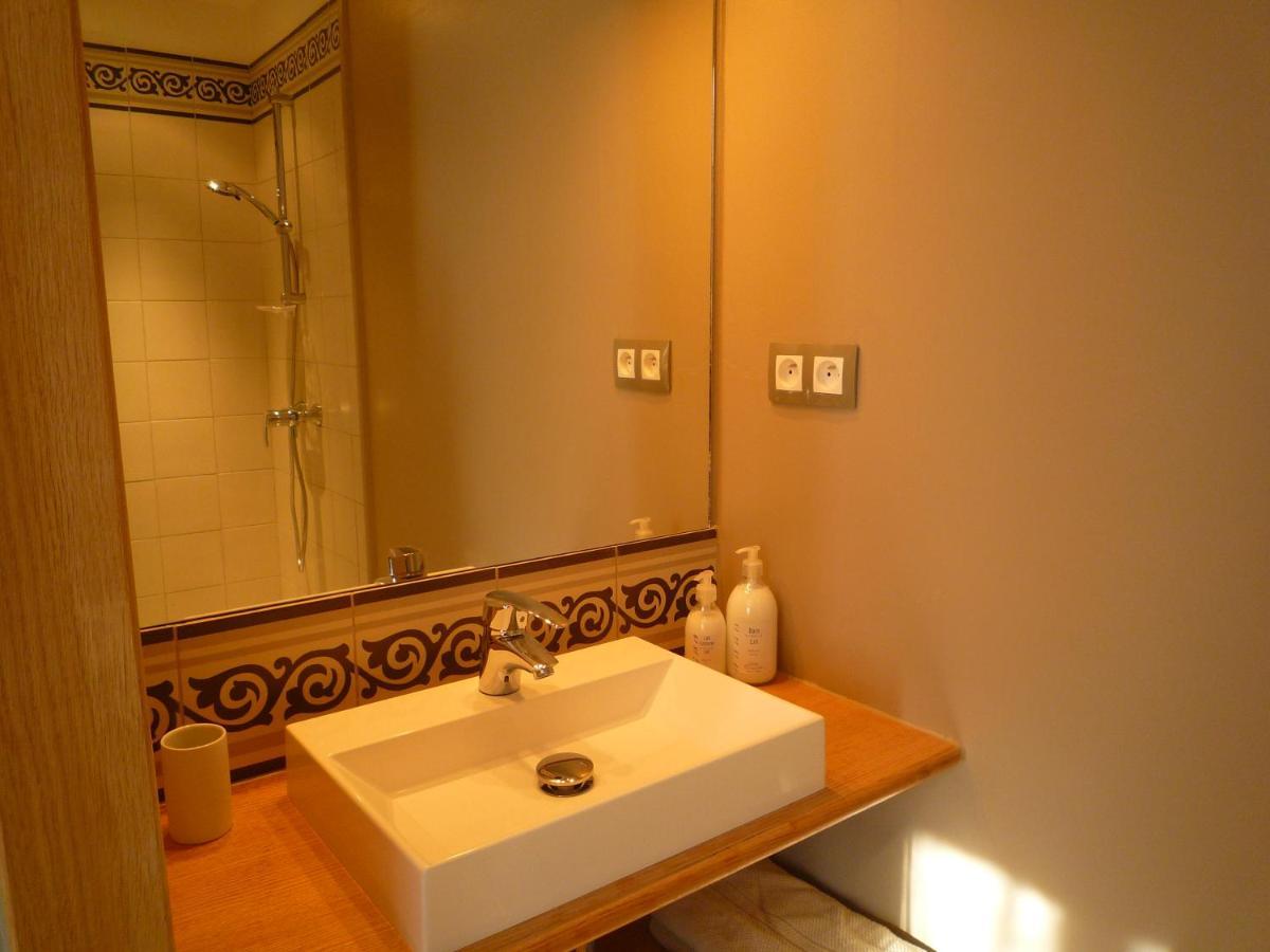 L'Atelier Des Coudelieres Bed & Breakfast Le Thor Exterior photo