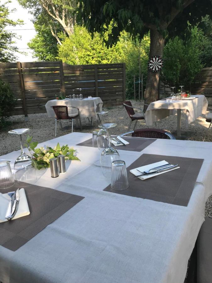 L'Atelier Des Coudelieres Bed & Breakfast Le Thor Exterior photo