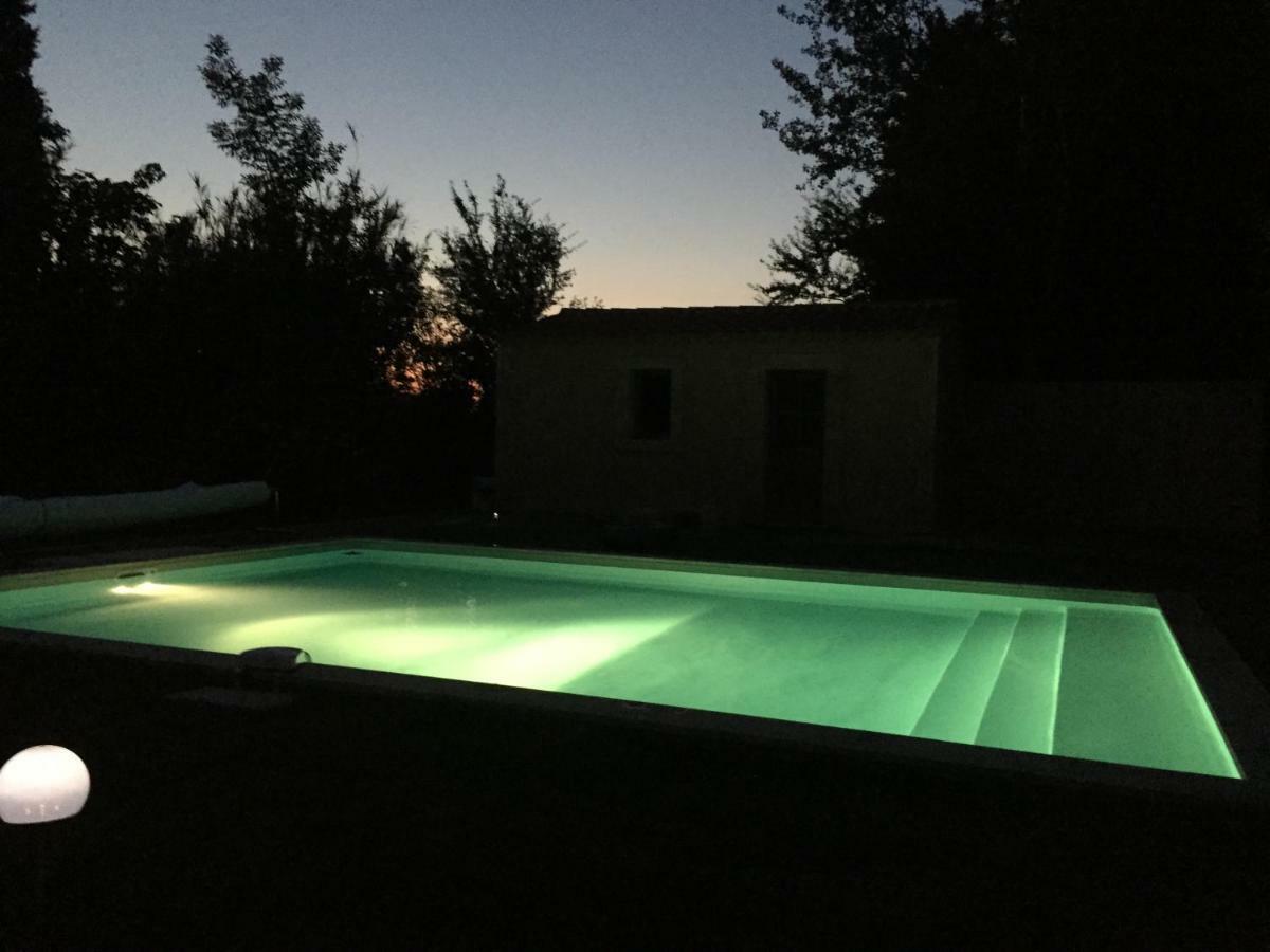 L'Atelier Des Coudelieres Bed & Breakfast Le Thor Exterior photo