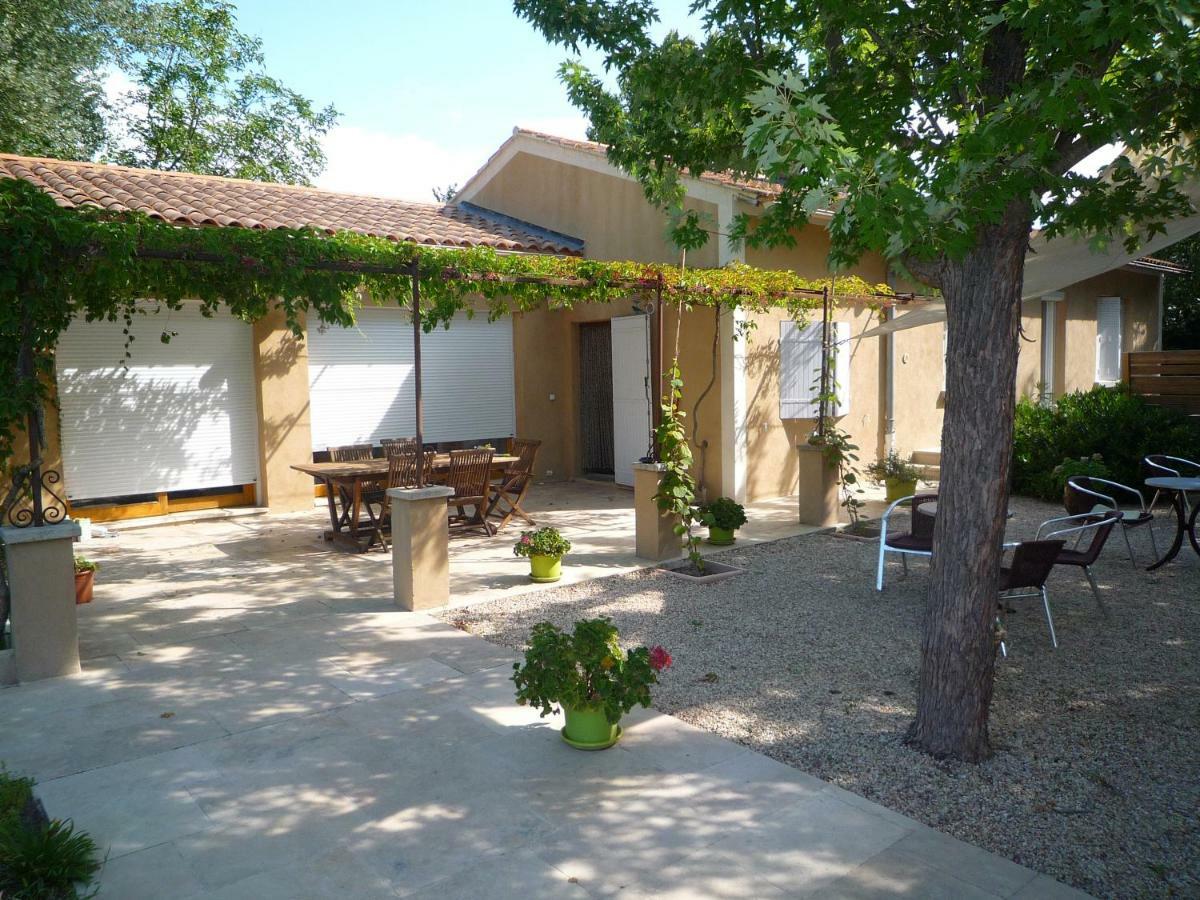 L'Atelier Des Coudelieres Bed & Breakfast Le Thor Exterior photo
