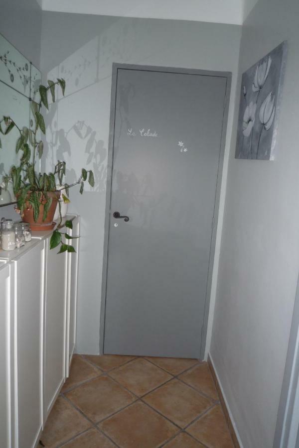 L'Atelier Des Coudelieres Bed & Breakfast Le Thor Exterior photo