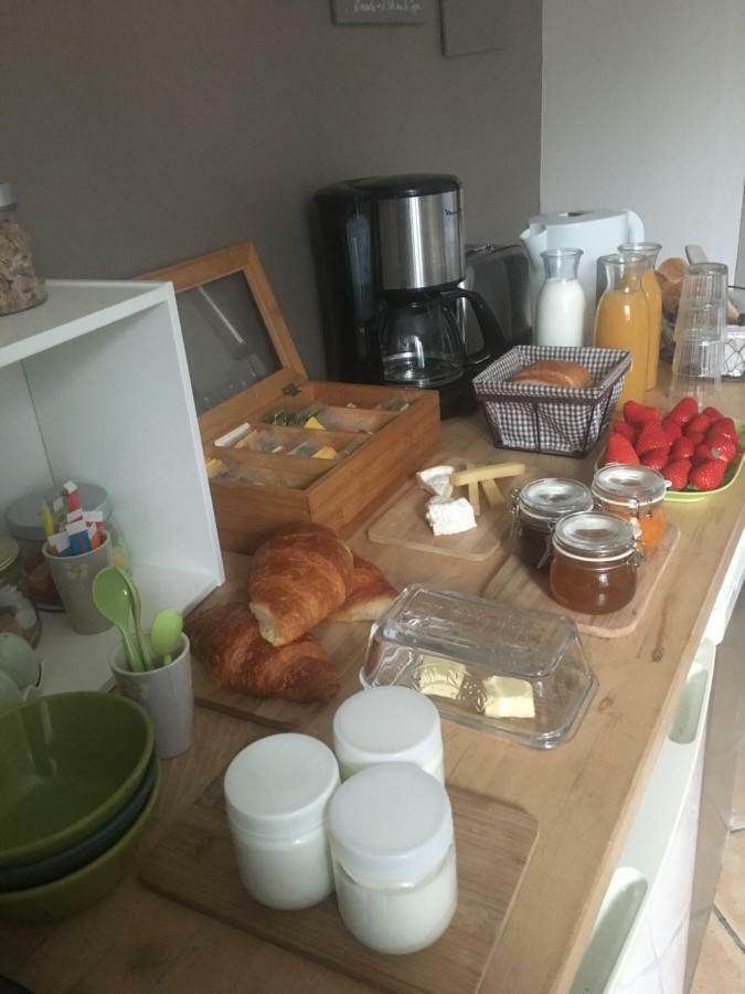 L'Atelier Des Coudelieres Bed & Breakfast Le Thor Exterior photo