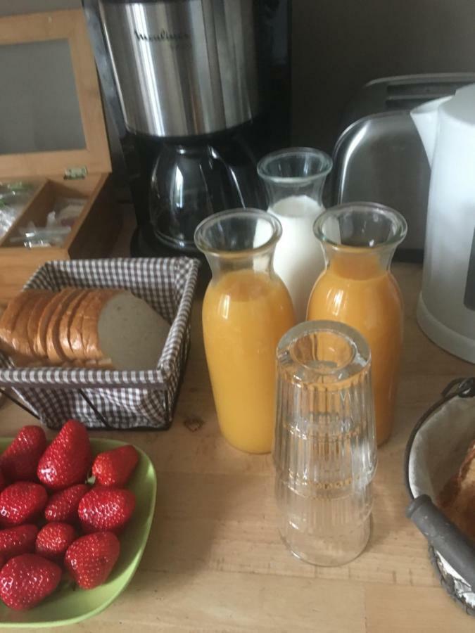 L'Atelier Des Coudelieres Bed & Breakfast Le Thor Exterior photo